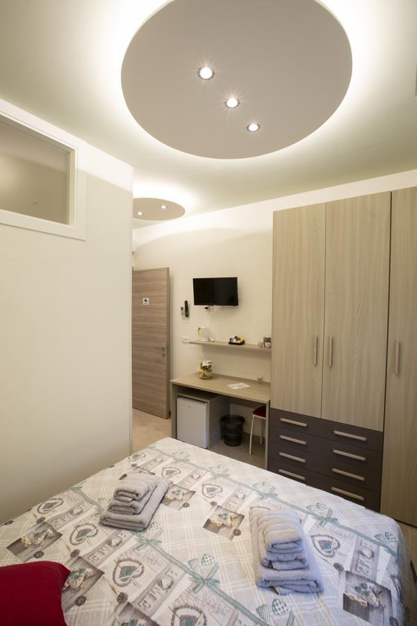 Cuneo Bed Luaran gambar